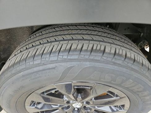 Used 2025 MAZDA CX-50 AWD 2.5 Hybrid w/ Premium Pkg image 26