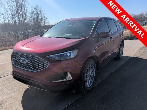 Used 2023 Ford Edge SEL w/ Convenience Package image 9