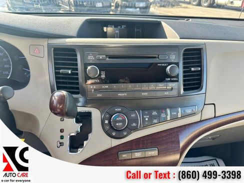 Used 2013 Toyota Sienna XLE image 25