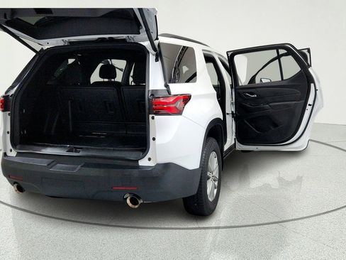 Used 2023 Chevrolet Traverse LT FWD image 12