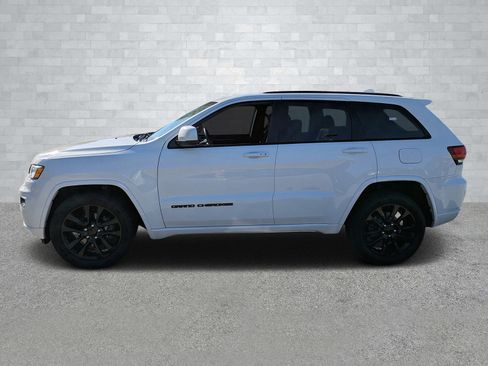 Used 2018 Jeep Grand Cherokee Altitude image 8