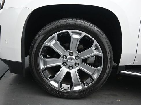 Used 2019 Cadillac Escalade ESV Luxury AWD/4WD image 64