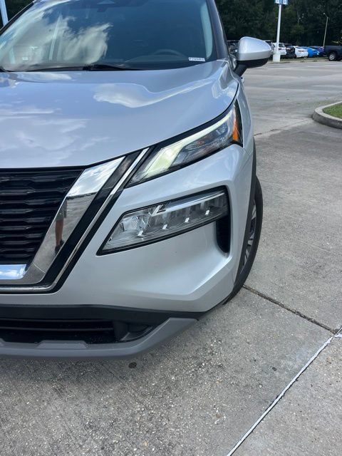 Used 2023 Nissan Rogue SV FWD image 11