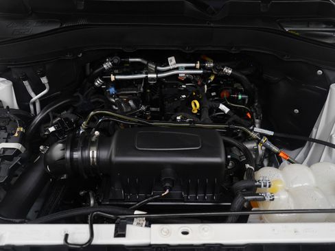 Used 2024 Ford Explorer XLT image 31