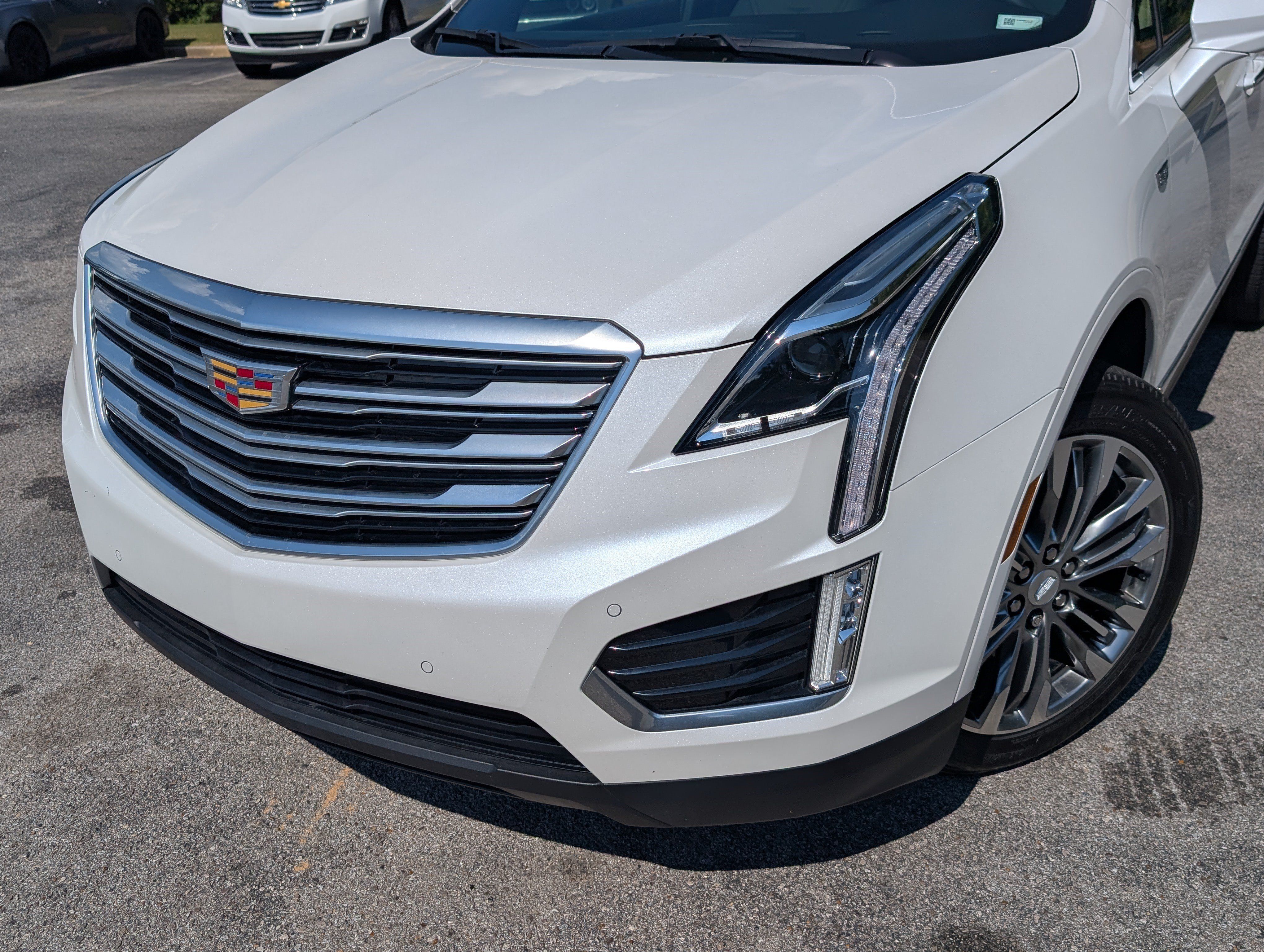 Used 2018 Cadillac XT5 Premium Luxury w/ LPO, Wheel Lock Package FWD image 13