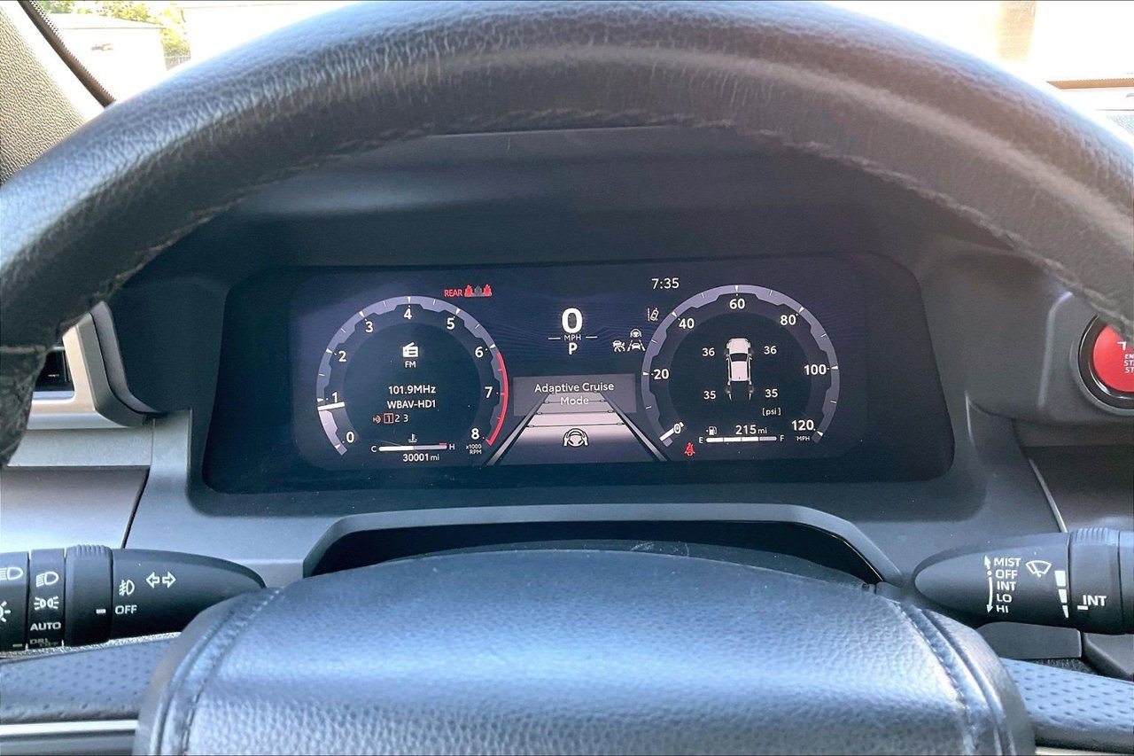 Used 2025 Toyota Tacoma TRD Off-Road AWD/4WD image 10