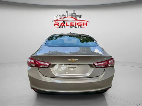 Used 2022 Chevrolet Malibu LT image 3