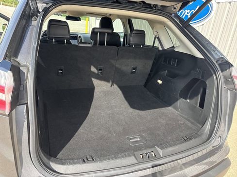 Used 2022 Ford Edge SEL w/ Convenience Package image 32