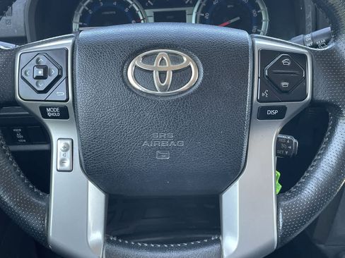 Used 2014 Toyota 4Runner SR5 AWD/4WD image 10