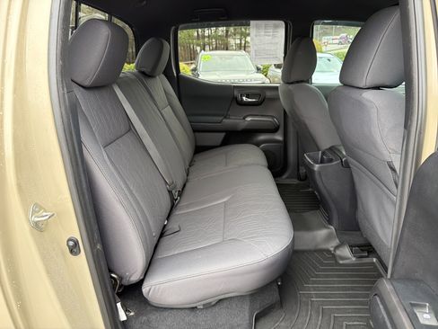 Used 2019 Toyota Tacoma TRD Off-Road image 26