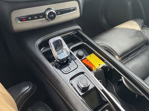 Certified 2024 Volvo XC90 T8 Ultimate image 11