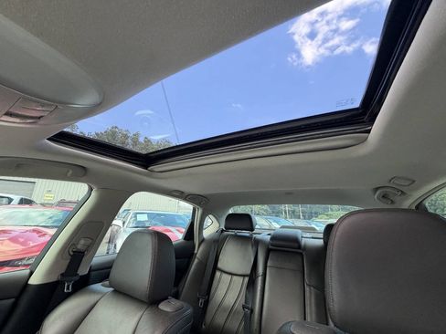 Used 2011 INFINITI M37 w/ Deluxe Touring Pkg RWD image 21