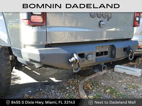 Used 2020 Jeep Gladiator Sport image 5