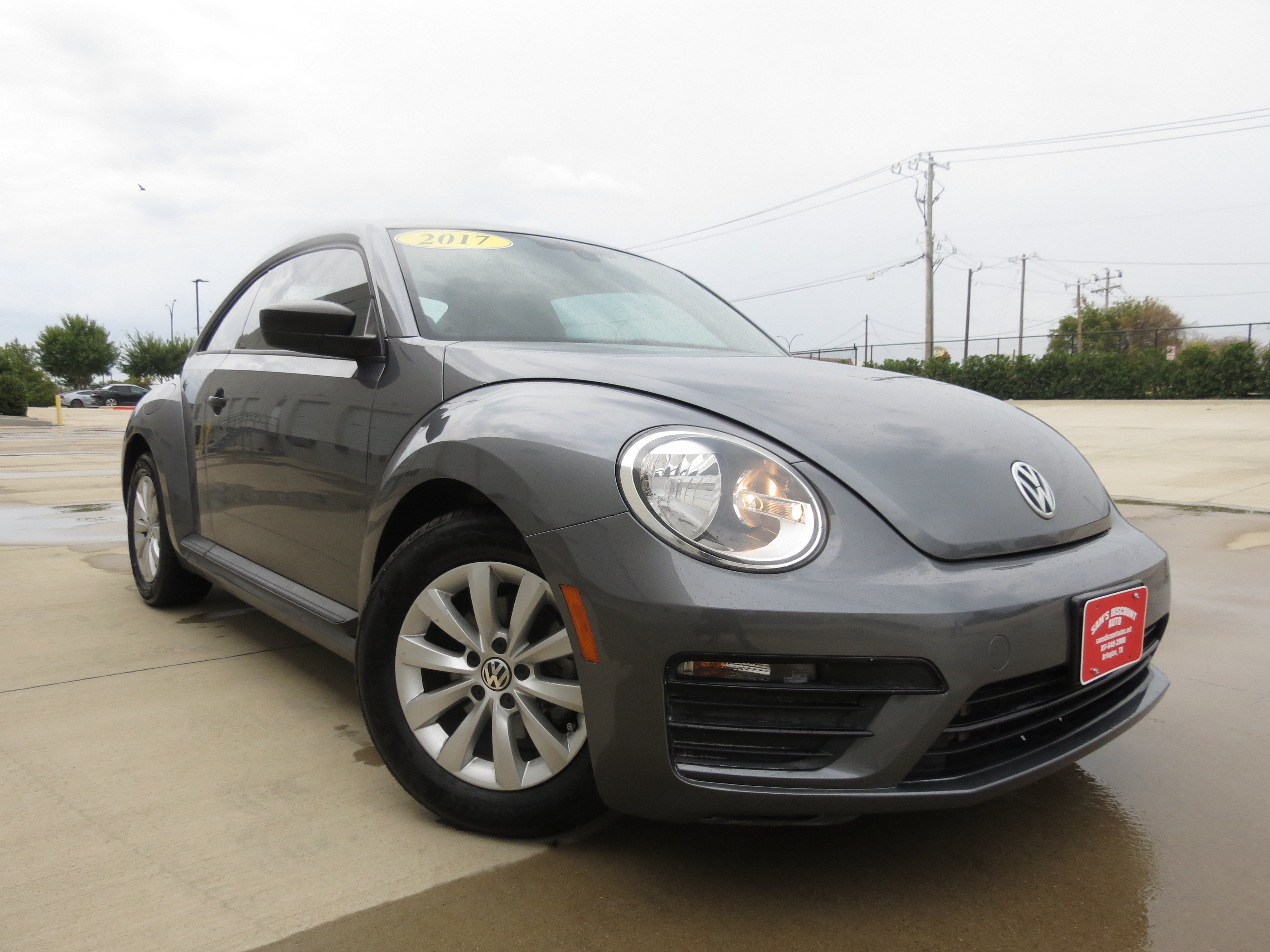 Used 2017 Volkswagen Beetle 1.8T S FWD image 2