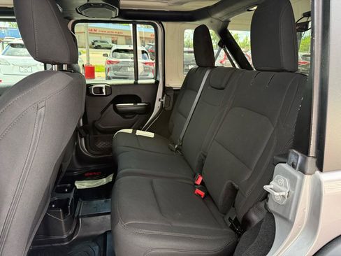 Used 2018 Jeep Wrangler Unlimited Sport S AWD/4WD image 10