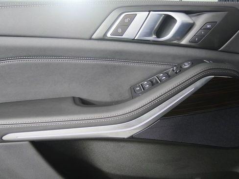 Certified 2024 BMW X5 sDrive40i w/ M Sport Package image 8