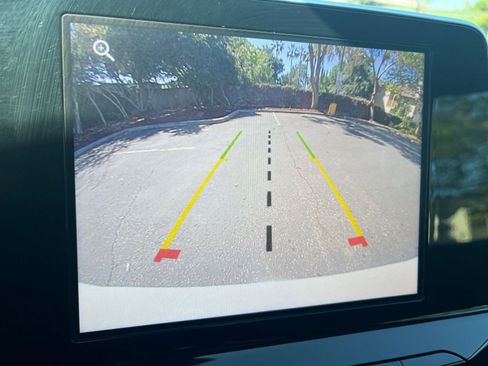 Used 2025 Jeep Compass Latitude image 23