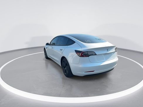 Used 2021 Tesla Model 3 Standard Range Plus RWD image 9