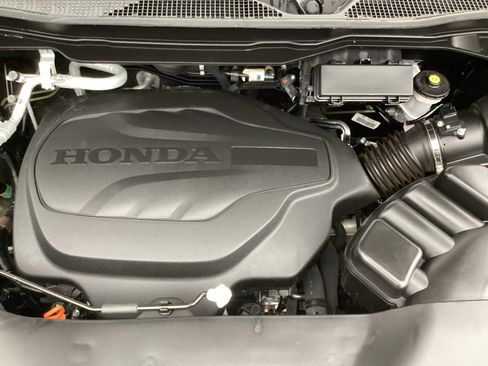 Used 2021 Honda Pilot Touring image 37