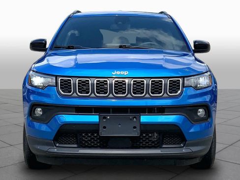 Used 2024 Jeep Compass Latitude AWD/4WD image 4