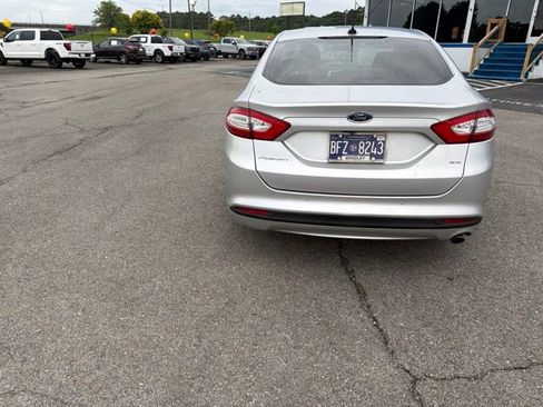 Used 2016 Ford Fusion SE FWD image 15