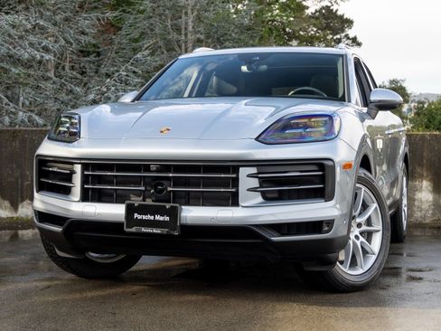 Certified 2025 Porsche Cayenne image 7