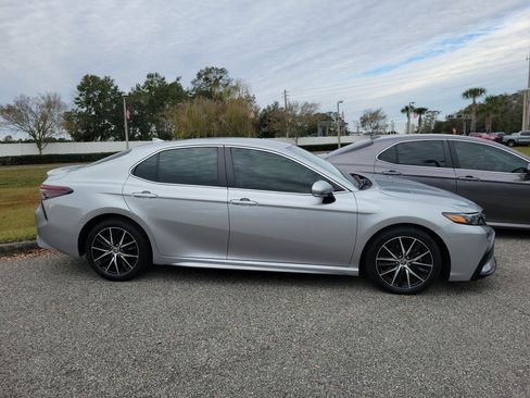 Used 2023 Toyota Camry SE image 7