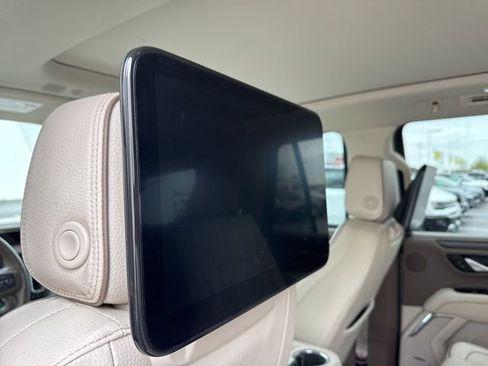 Used 2023 GMC Yukon Denali w/ Advanced Technology Package AWD/4WD image 13