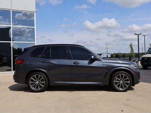 Used 2019 BMW X5 xDrive40i w/ M Sport Package AWD/4WD image 4