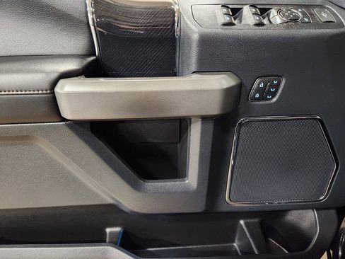 Used 2022 Ford F250 Platinum w/ FX4 Off-Road Package image 40