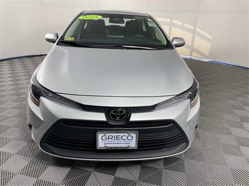 Used 2025 Toyota Corolla LE image 3