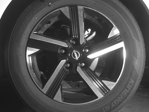 Used 2025 Nissan Sentra SV image 13