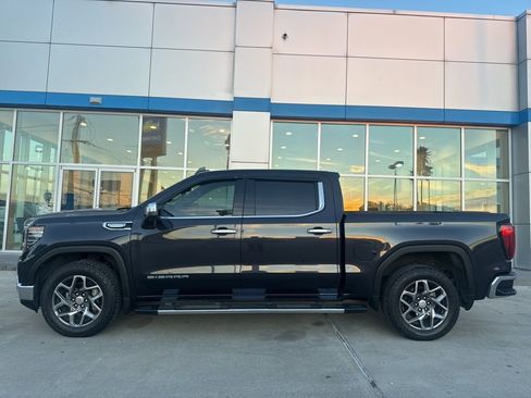 Used 2022 GMC Sierra 1500 SLT image 4