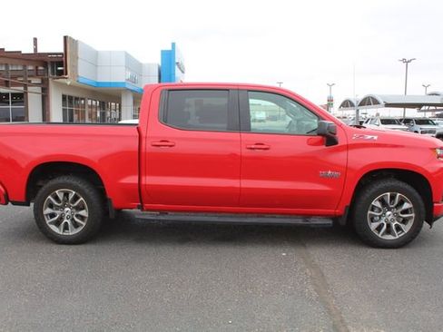 Used 2021 Chevrolet Silverado 1500 RST AWD/4WD image 2