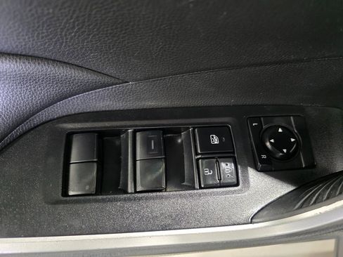 Used 2021 Toyota RAV4 LE image 19