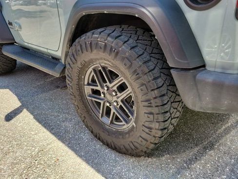 Used 2024 Jeep Wrangler Sport S image 7