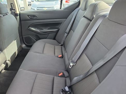 Used 2024 Nissan Altima 2.5 SV FWD image 11