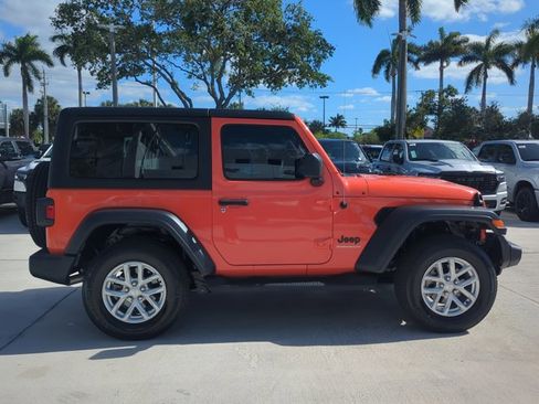 Used 2023 Jeep Wrangler Sport S image 4