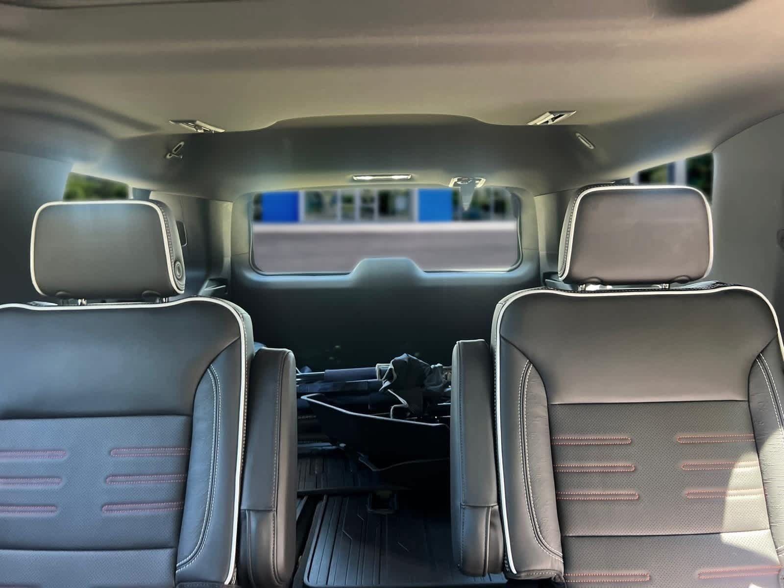 Certified 2025 GMC Yukon AT4 Ultimate w/ LPO, Floor Liner Package AWD/4WD image 26