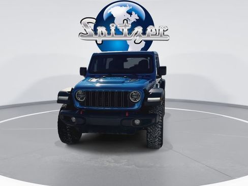 Used 2024 Jeep Wrangler Unlimited Rubicon AWD/4WD image 3