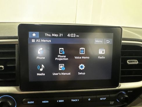Used 2025 Hyundai Venue SEL FWD image 3