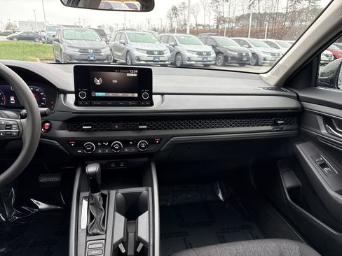 Certified 2023 Honda Accord EX image 30