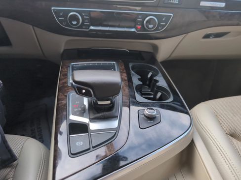 Used 2017 Audi Q7 3.0T Prestige image 25