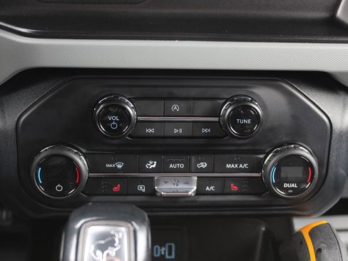 Used 2021 Ford Bronco Badlands image 18