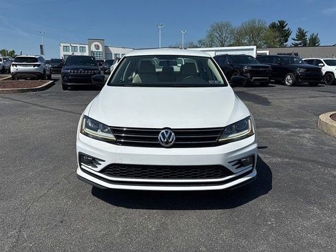 Used 2018 Volkswagen Jetta Wolfsburg Edition FWD image 2