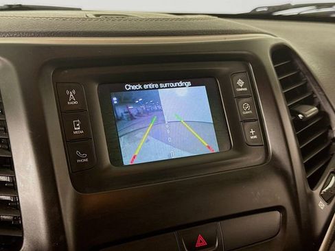 Used 2015 Jeep Cherokee Latitude w/ Cold Weather Group image 13