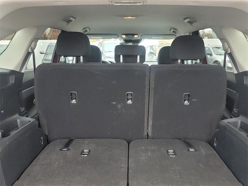 Used 2023 Kia Sorento LX image 10