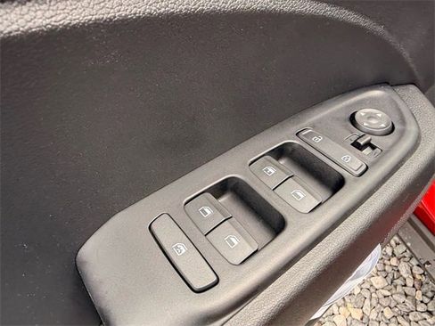 Used 2025 Hyundai Venue SE image 6