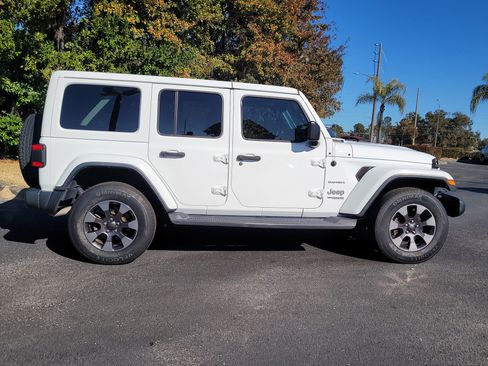Used 2018 Jeep Wrangler Unlimited Sahara image 8