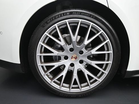 Certified 2025 Porsche Panamera image 26